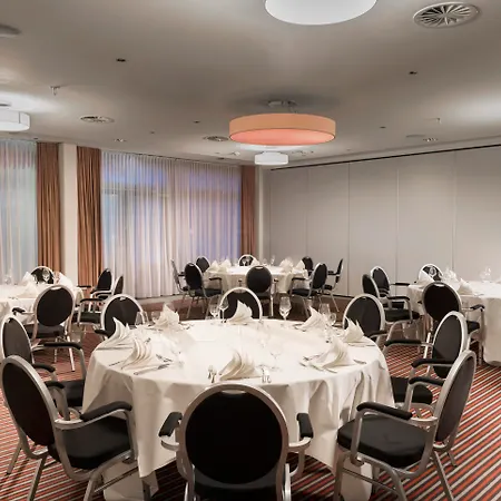 Mercure Am Friedensplatz 4*
