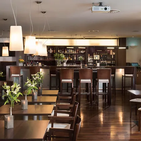 호텔 머큐어 암 프리덴스플라츠 4*