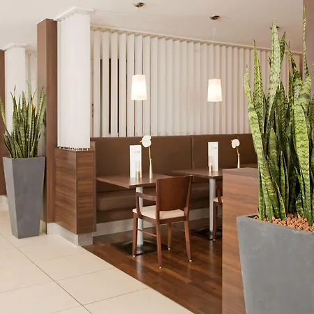 Mercure Am Friedensplatz Hotel 4*